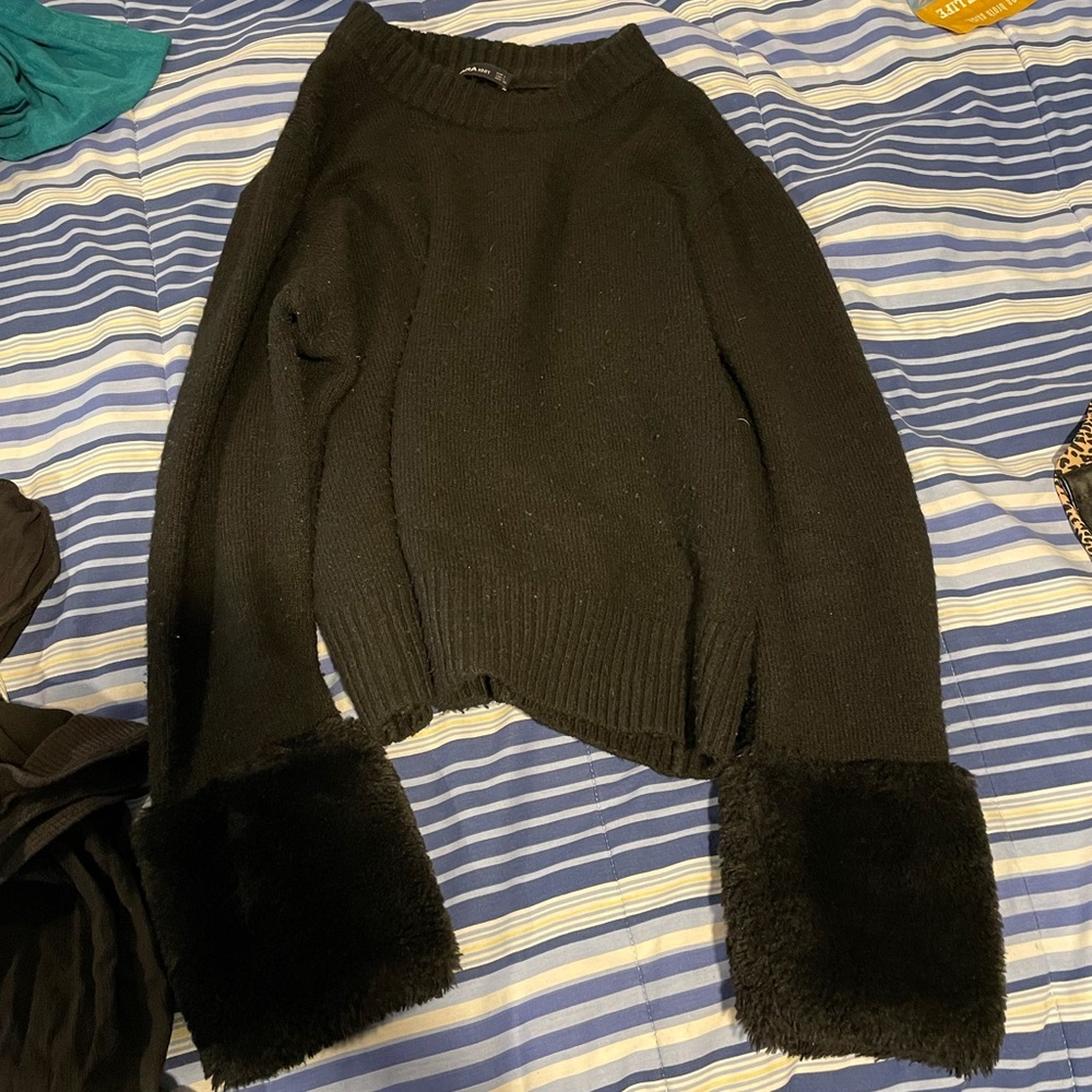 Zara Sweater Size Medium